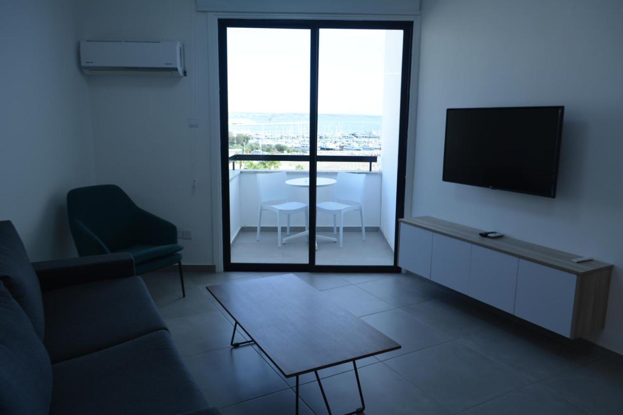 Les Palmiers Sunorama Beach Apartments Lárnaca Exterior foto
